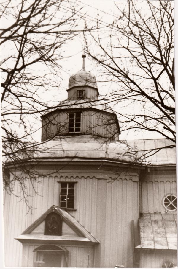 фрагменти будівлі Омелянівської (нині Свято-Успенської) церкви